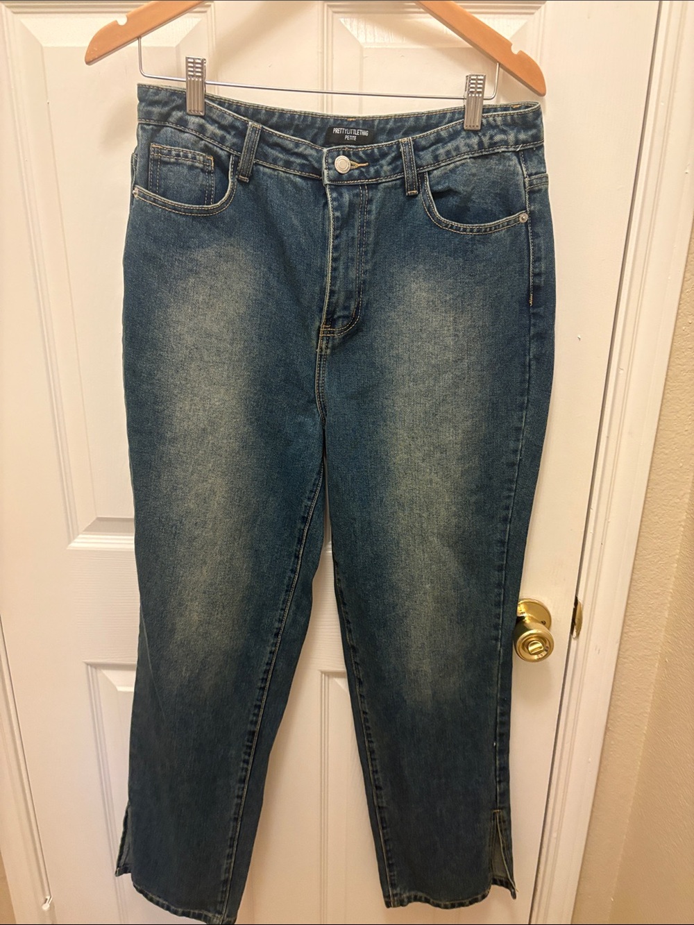 PrettyLittleThing Washed Blue Straight Leg Jeans size 8P  A084